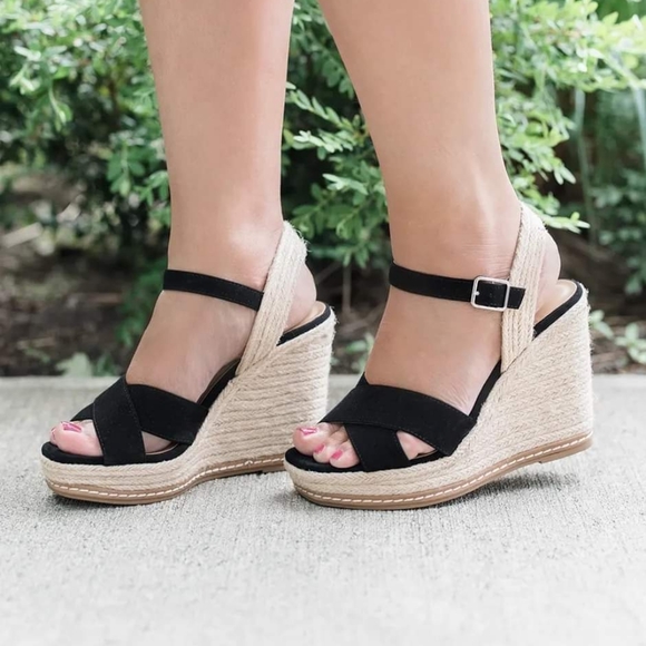 Espadrilles - Picture 3 of 3